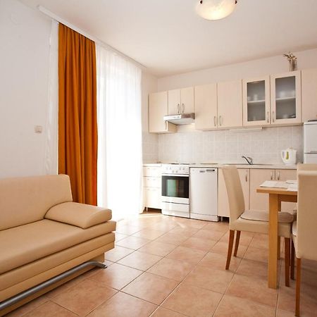Apartments Glibo Near The Sea And Town Center! Krk Town Exterior photo