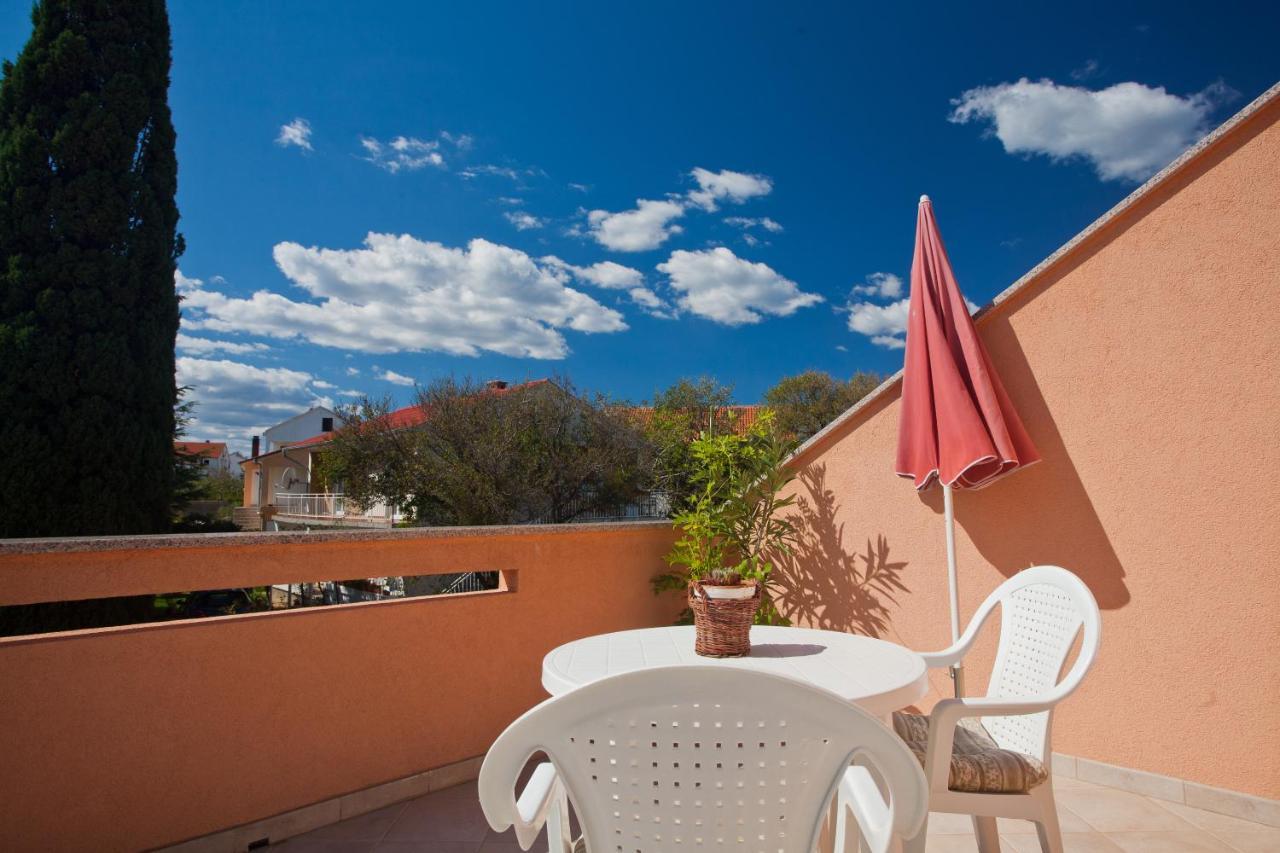 Apartments Glibo Near The Sea And Town Center! Krk Town Exterior photo